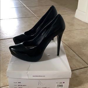 Womens Black Pumps